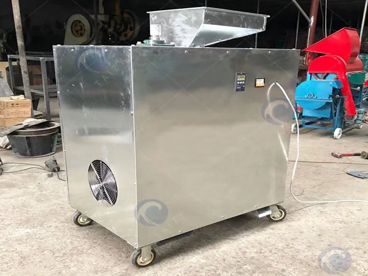 Walnut cracking machine