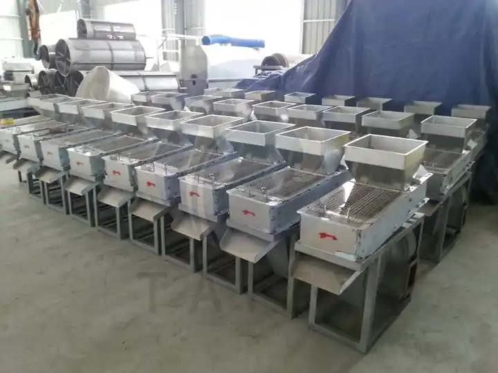 Dry Type Peanut Skin Peeling Machine in Stock