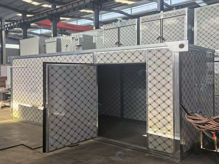 Hot air circulating drying oven for nuts