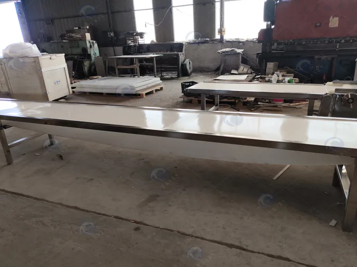 Cooling conveyor