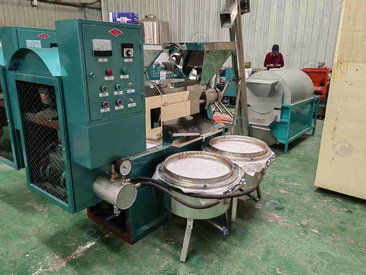 Hot press screw oil press machine