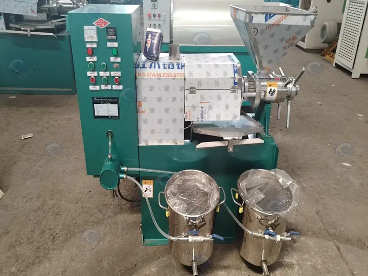 Screw oil press machine price