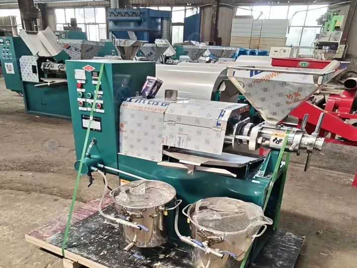 Screw oil presser machine