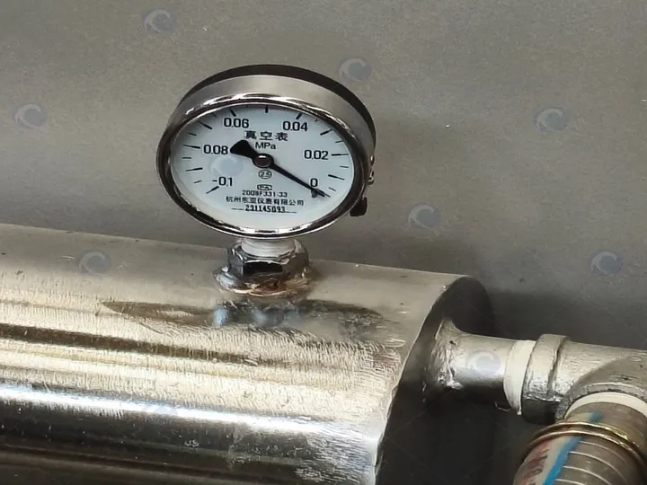 Vacuum gauge