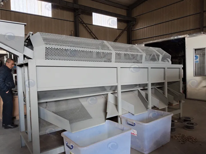 Nut sorter machine