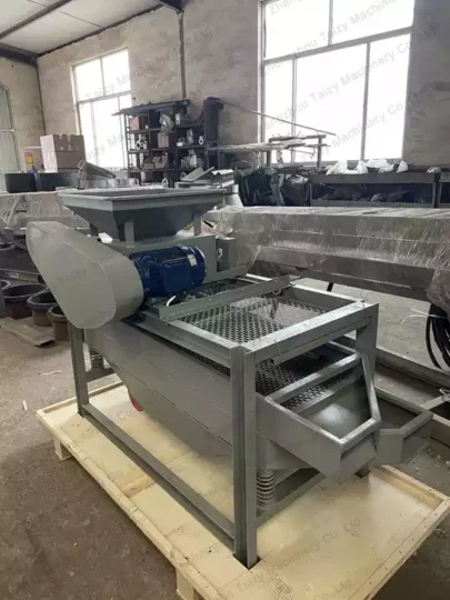 Shelling machine for almond