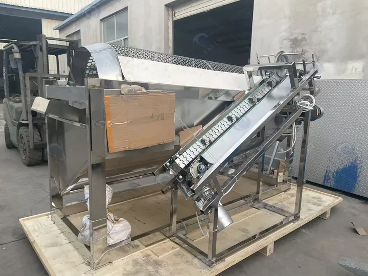 Cocoa pod splitting machine packaging