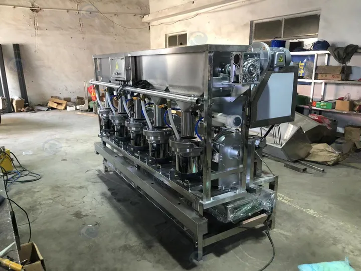 Hazelnut Slitting Production Line 11 High-efficiency hazelnut slitting machine
