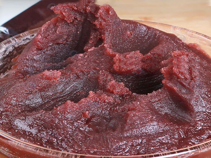 Red bean paste filling