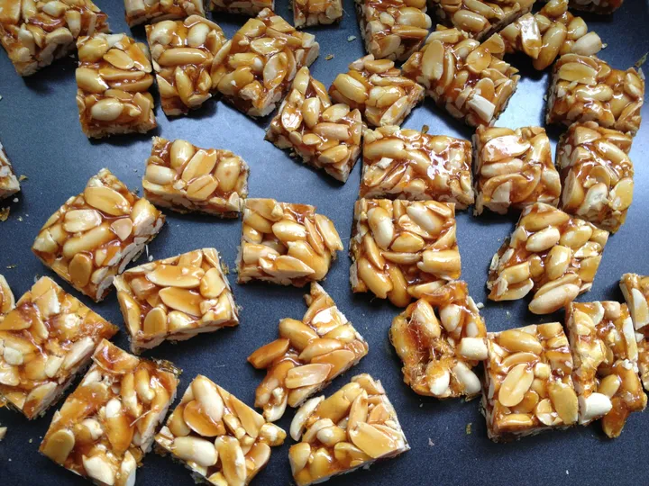 花生棒切割机购买指南:五个关键因素 5 花生糖块