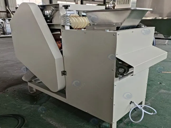 Commercial wet type almond peeling machine