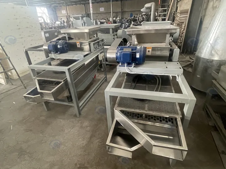 Industrial macadamia nut shelling machine