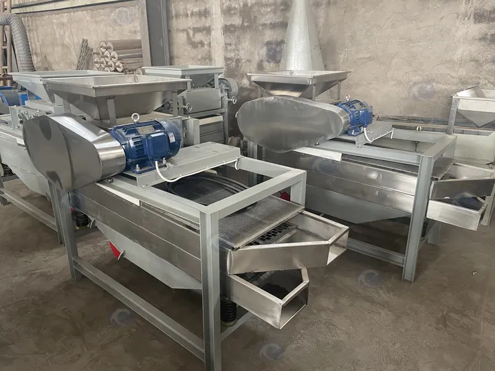 دستگاه پوست‌کنی بادام هندی